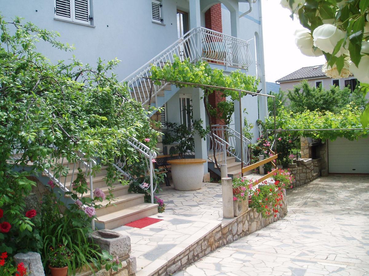 Orbanic Apartment *